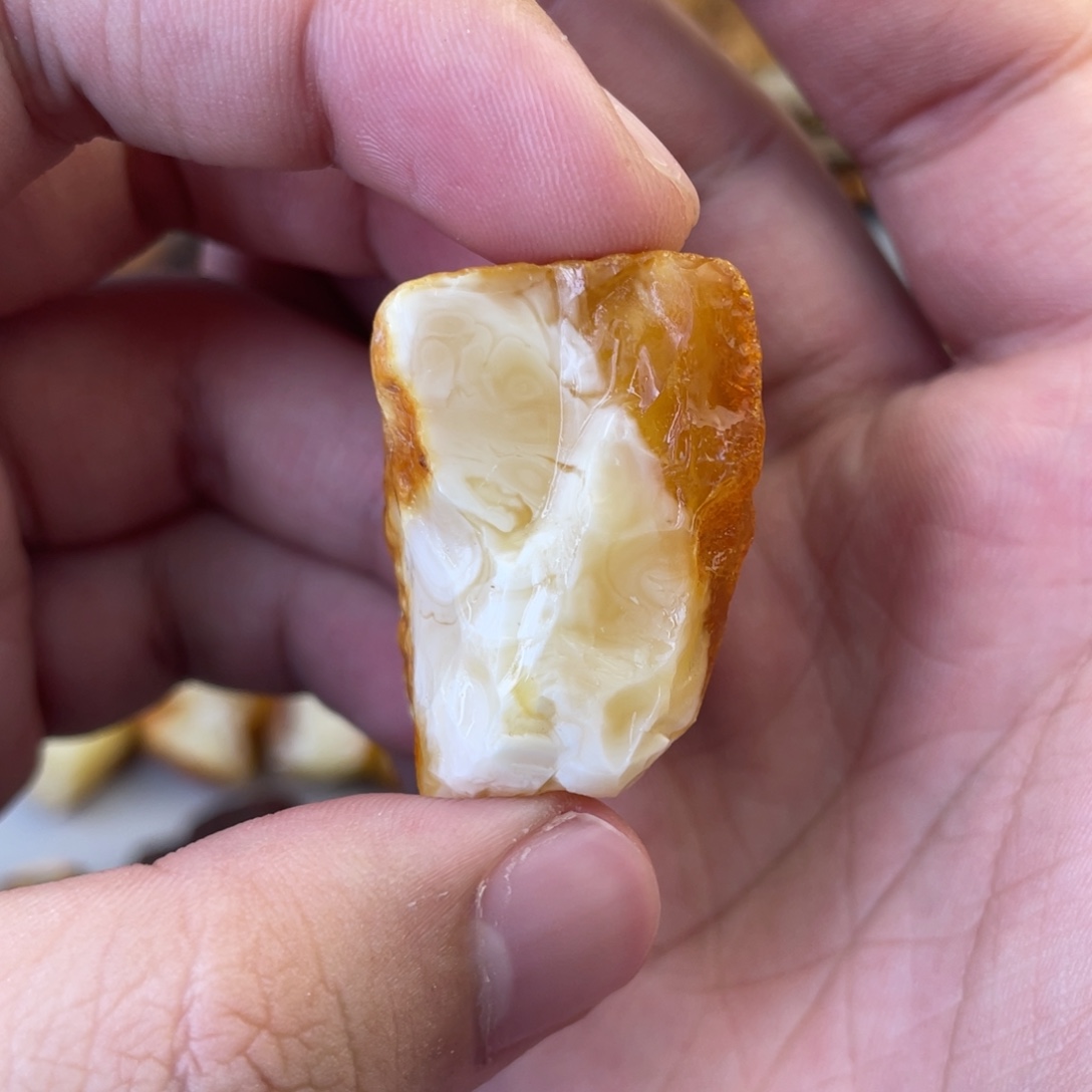 定制琥珀天然琥珀