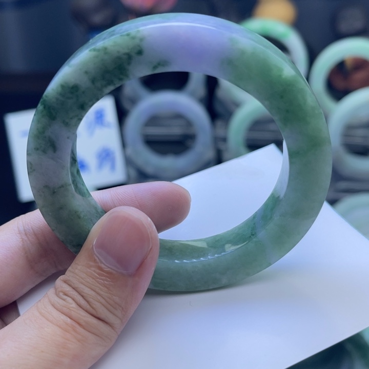 定制翡翠未镶嵌手镯