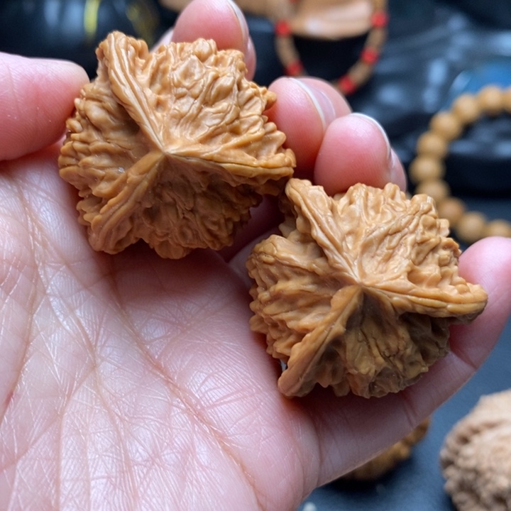 文玩核桃吊坠奔驰35尺