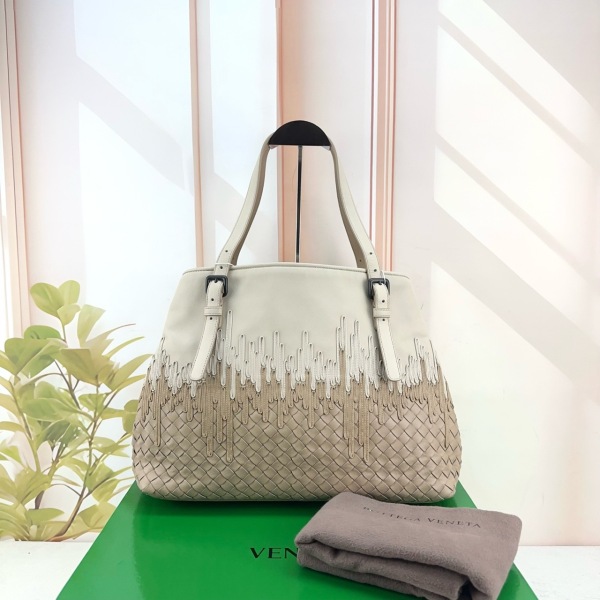 95新/葆蝶家/市场价36000/包包/250210RN0015