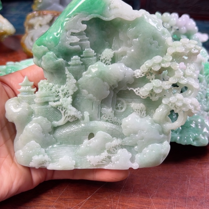 翡翠摆件未镶嵌翡翠