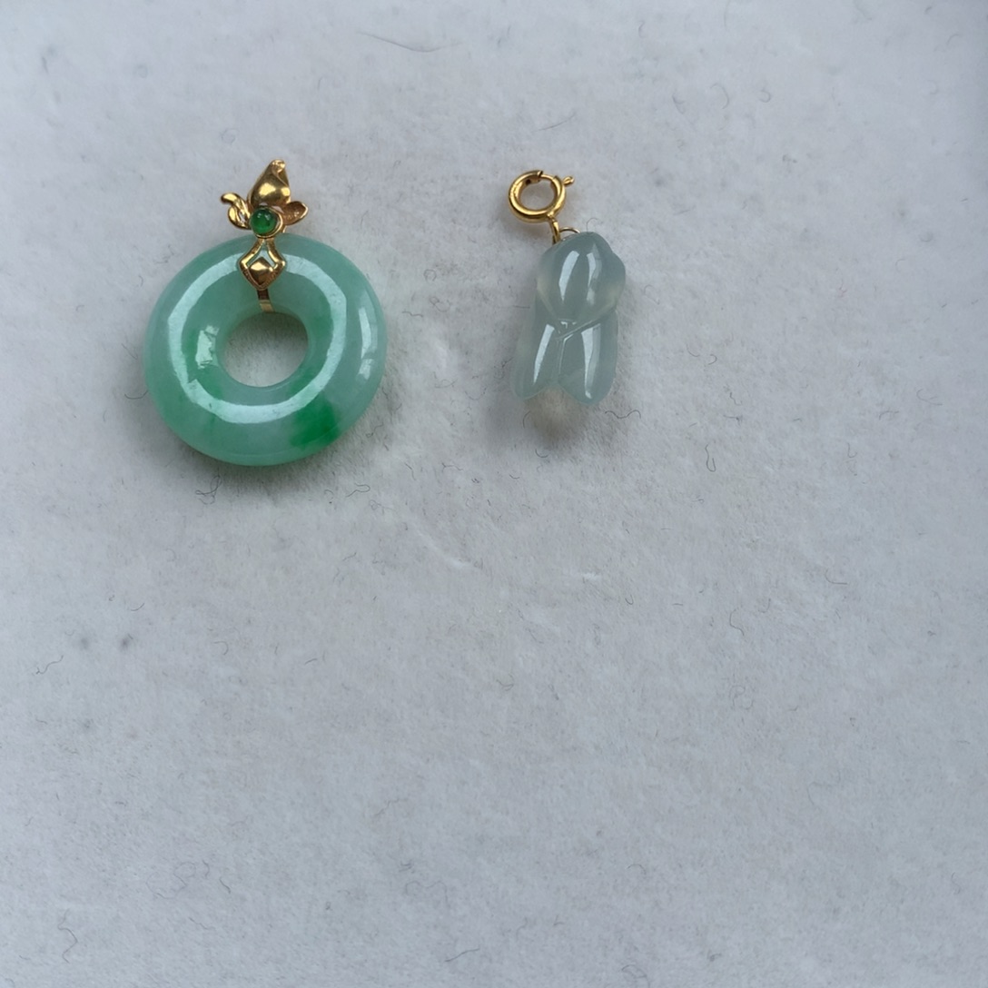 翡翠18K金镶嵌颈饰甜知