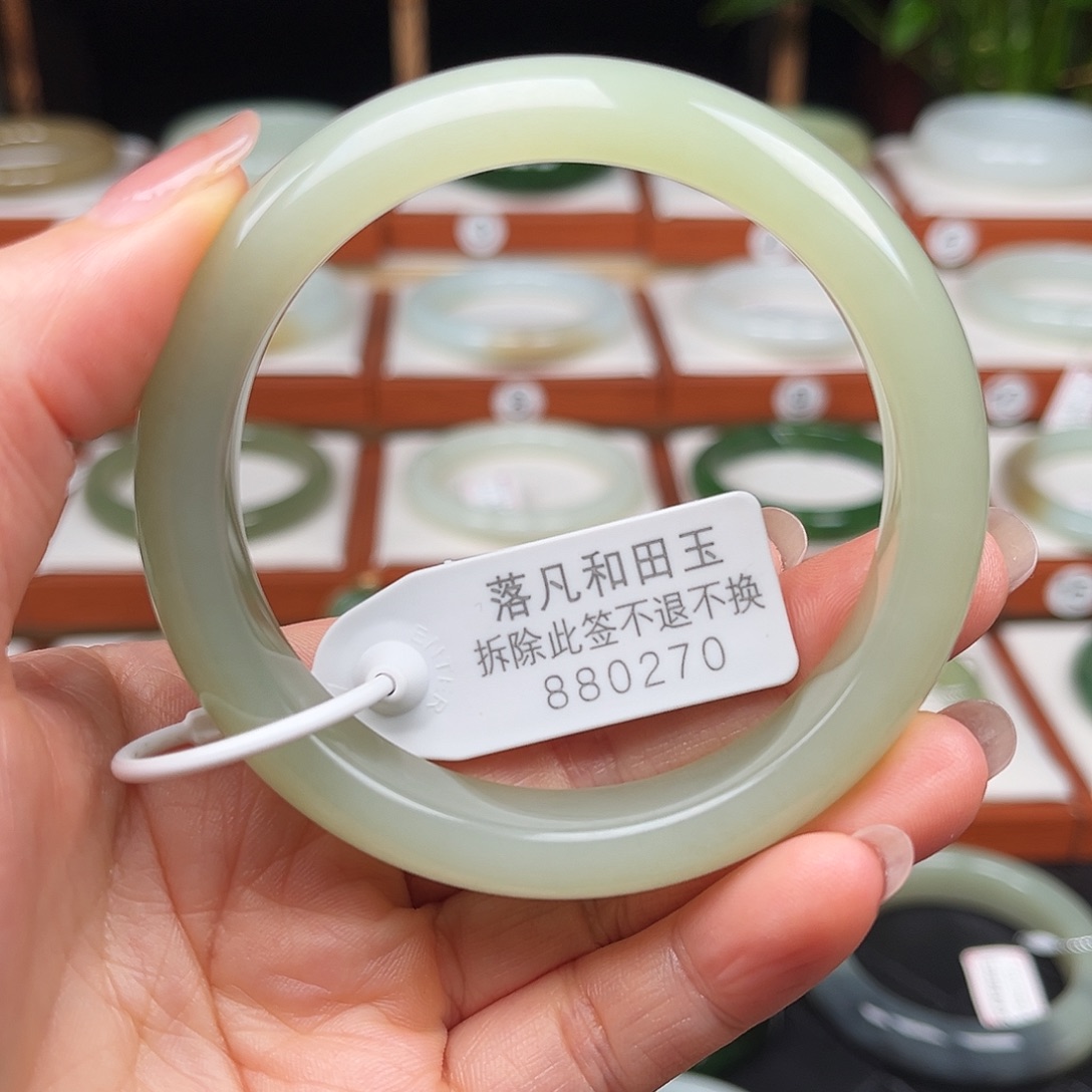 未镶嵌手镯和田玉
