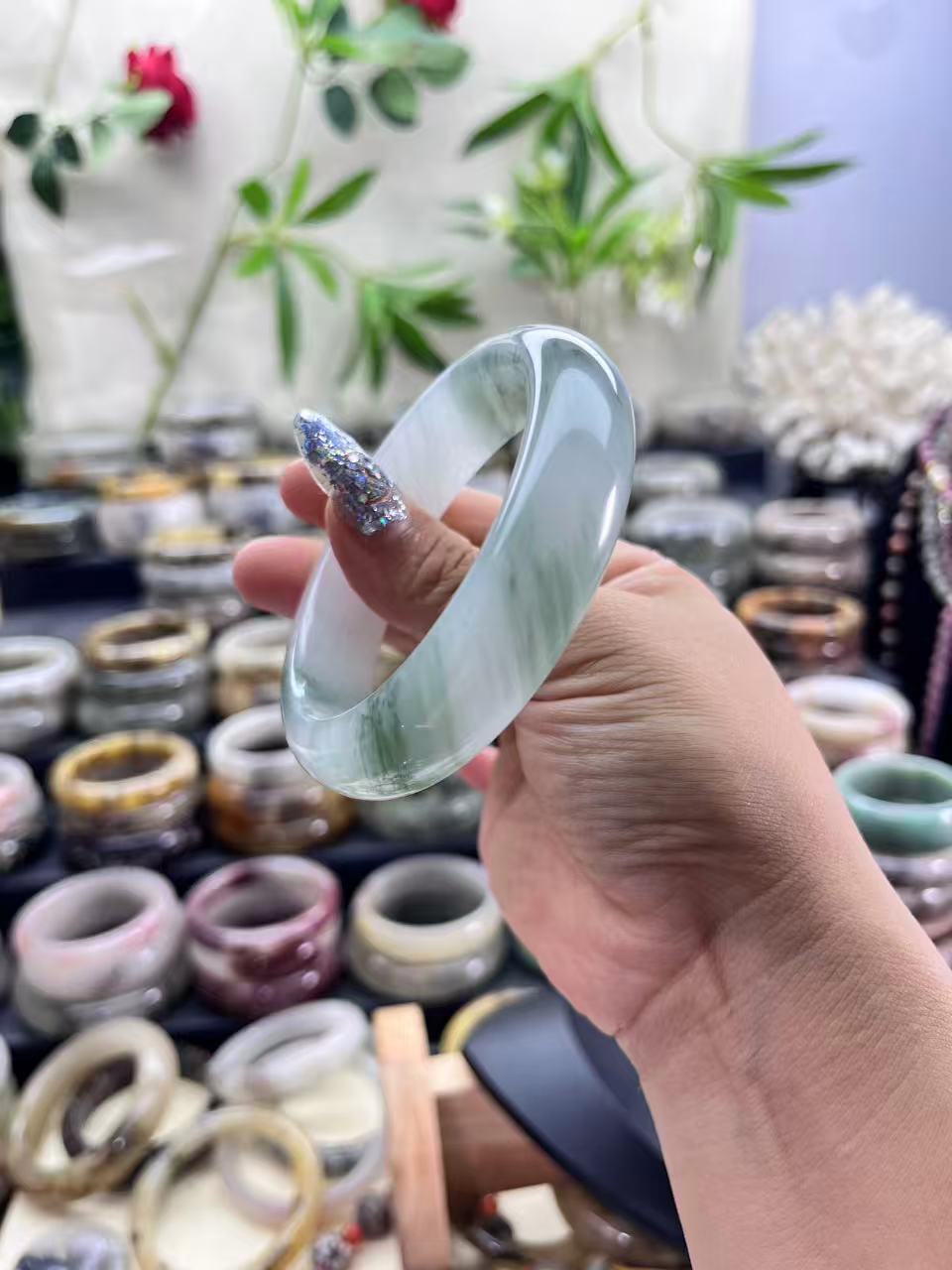 天山翠手镯（多样性发货）石英质玉
