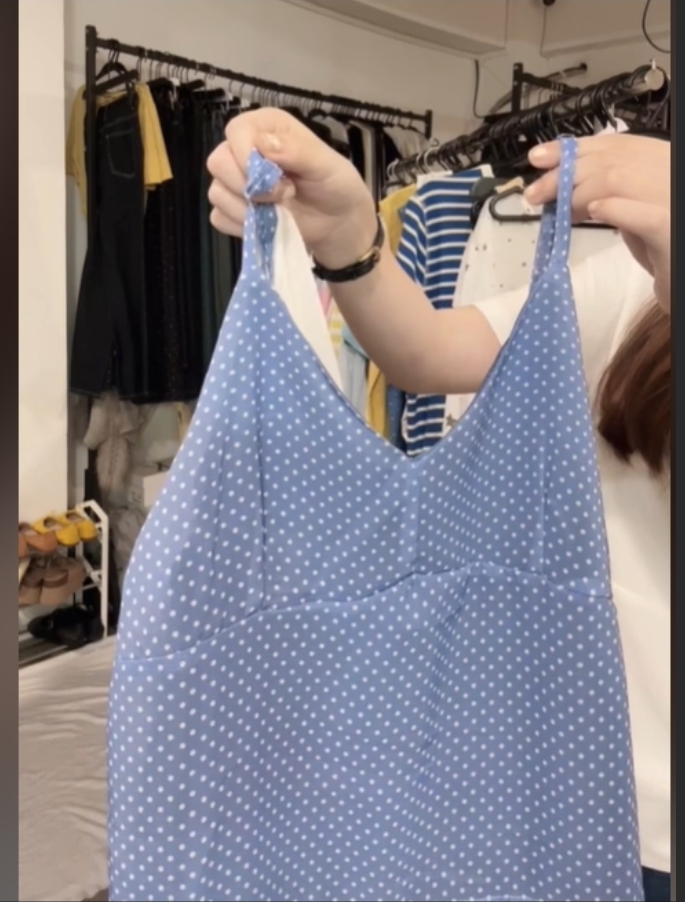 韩系ins波点吊带背心 5513