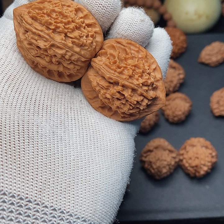 把件文玩核桃土**玊秦岭野生金刚纹