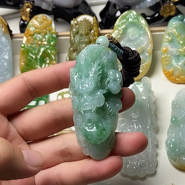 未镶嵌挂件翡翠生意兴隆