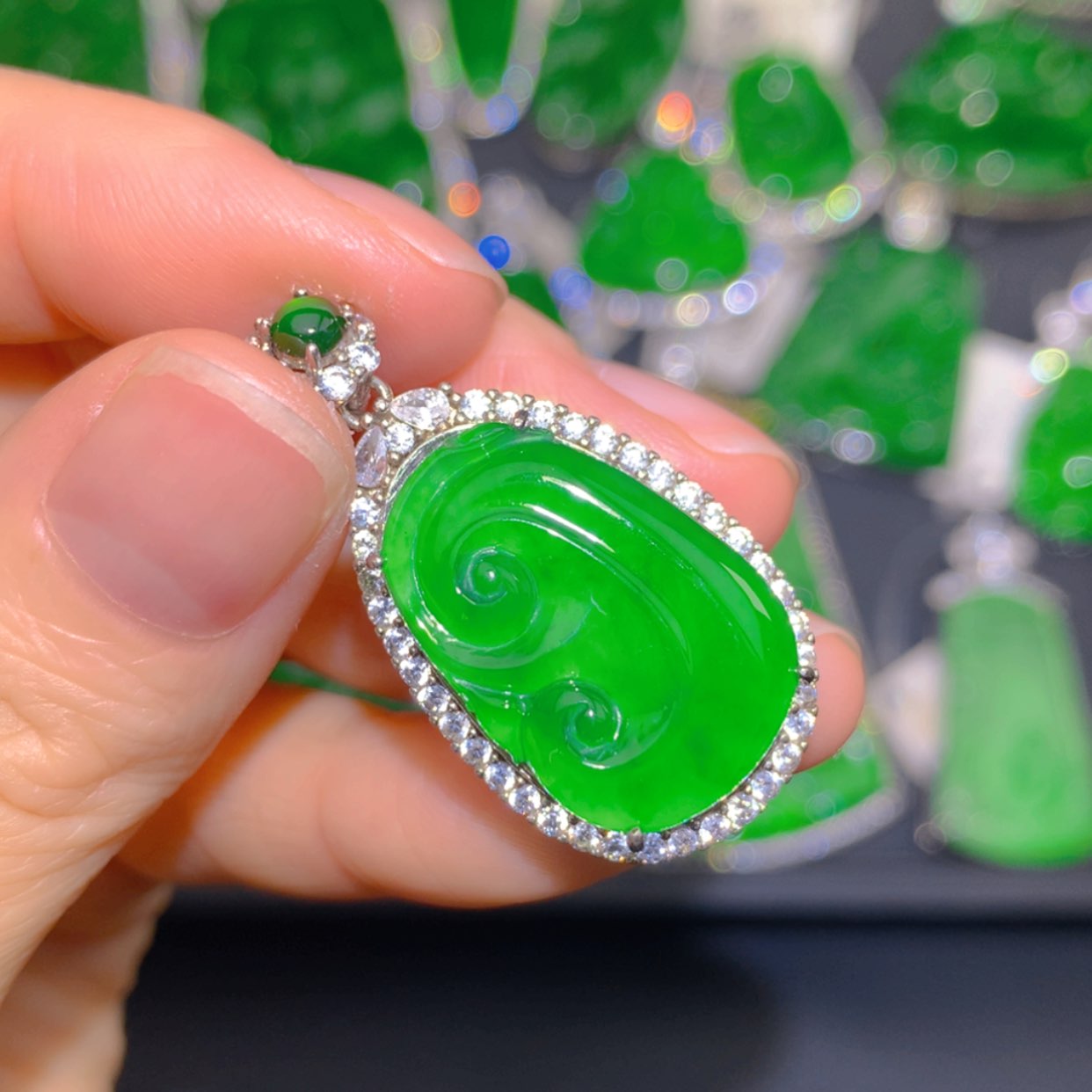 【闪购商品】翡翠颈饰银S925镶嵌111111