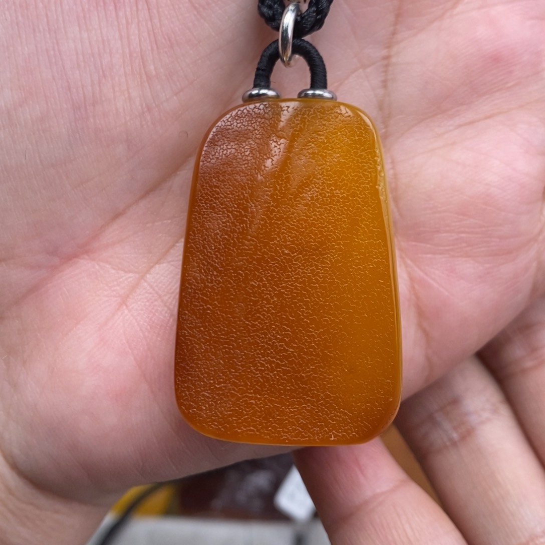 琥珀吊坠(赠链)未镶嵌