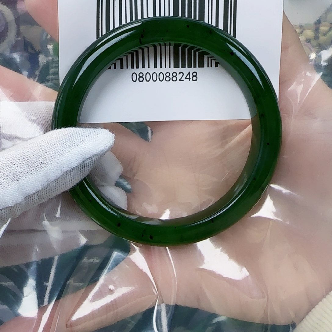 和田玉（碧玉）手镯未镶嵌6263包容