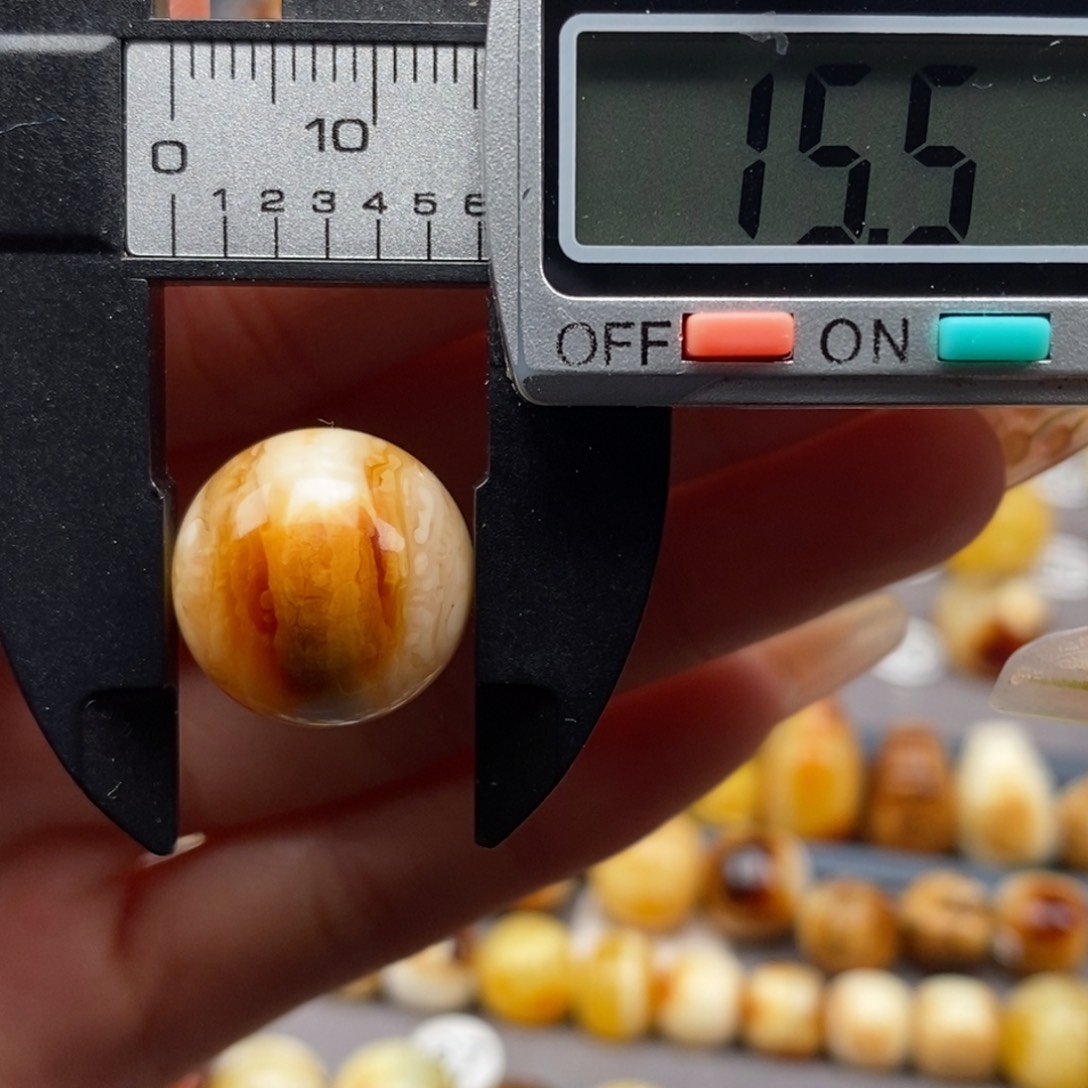 蜜蜡珠宝奇石未镶嵌