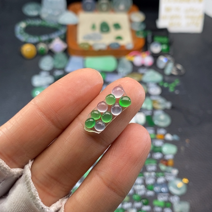 【闪购商品】翡翠挂件未镶嵌蛋