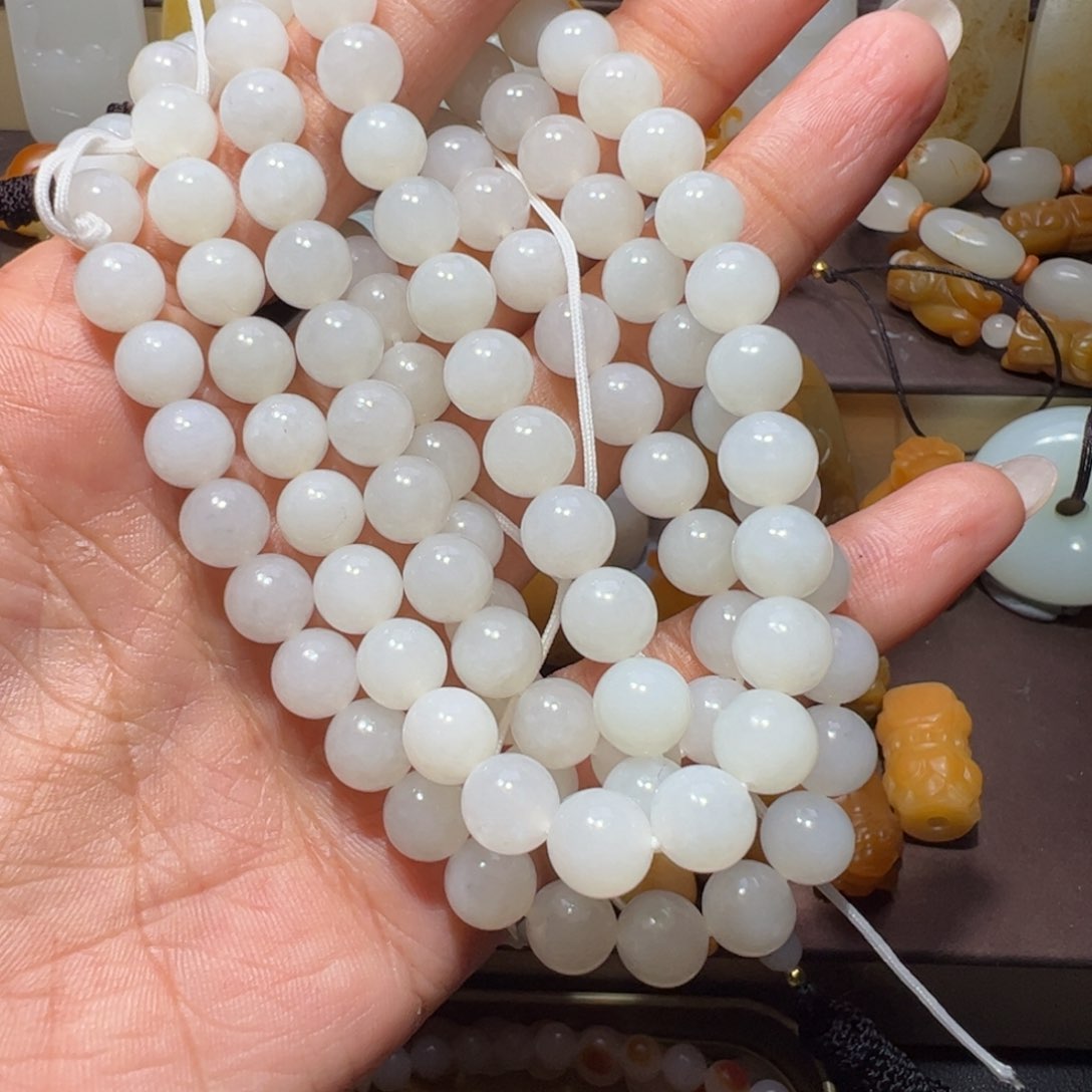 和田玉颈饰未镶嵌