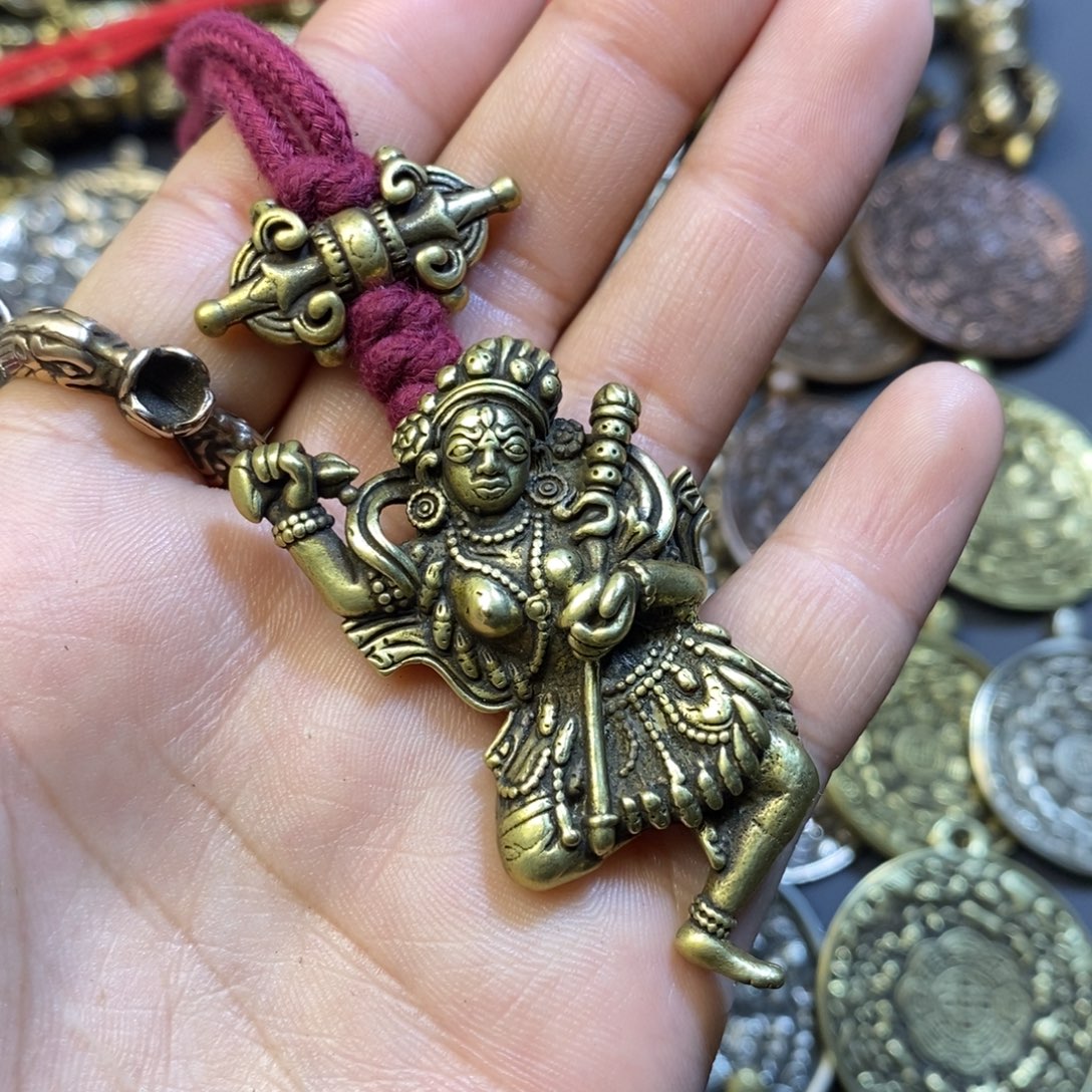 藏式空行母牌子搭配