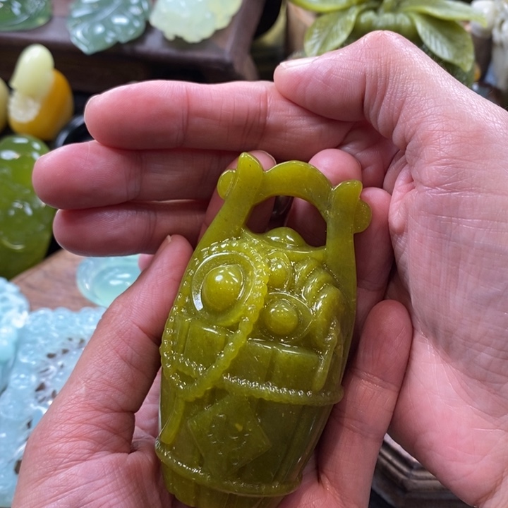 鹿***蛇纹石玉未镶嵌手把