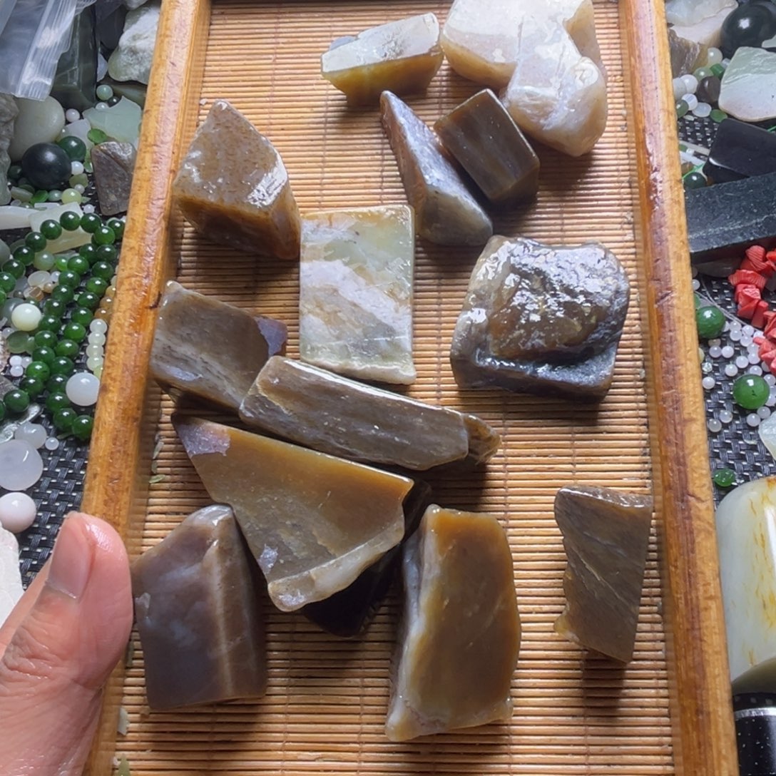 和田玉（糖玉）未镶嵌挂件