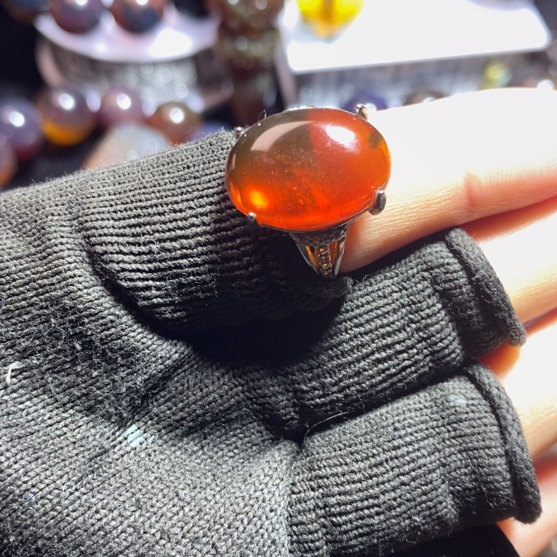 琥珀未镶嵌裸石血珀