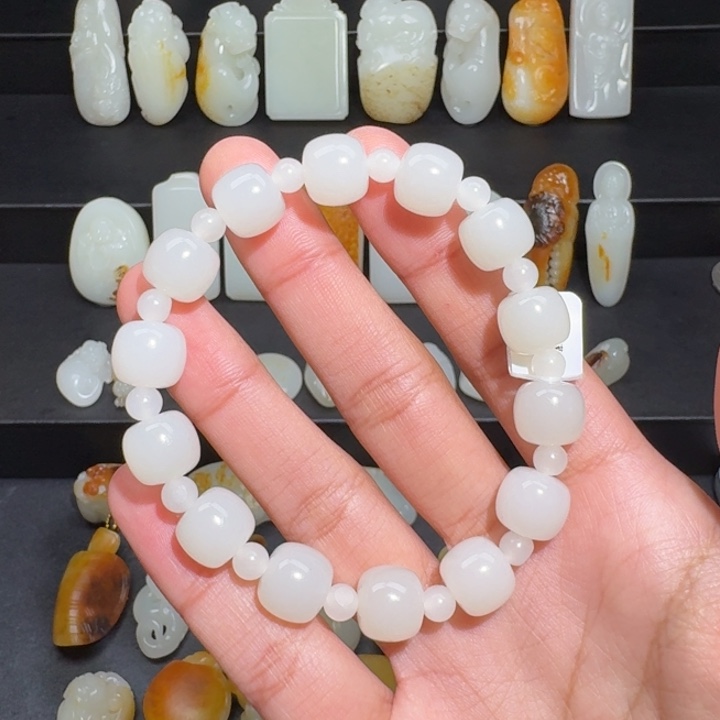 和田玉（子料）颈饰未镶嵌王***喵