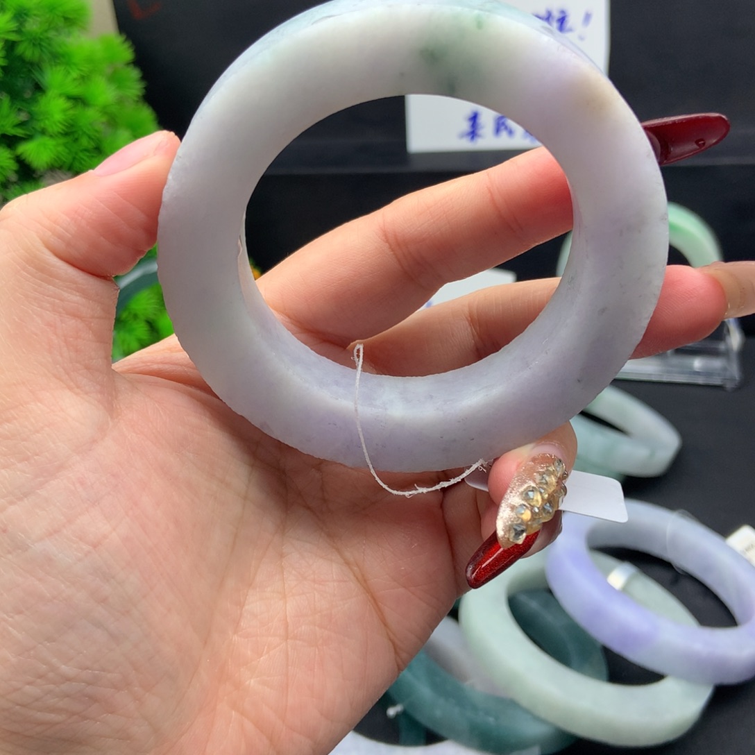 定制翡翠手镯未镶嵌挪****司