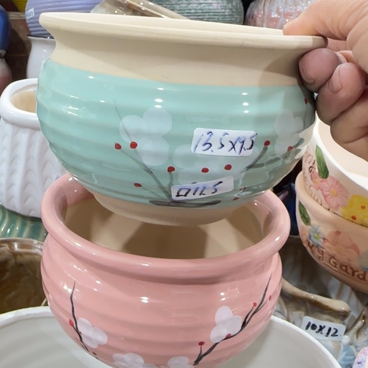 凑9块包邮，有孔，不清楚问客服