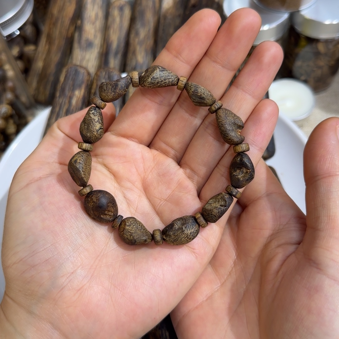 沉香手串沉水随形留疤手串11.4克