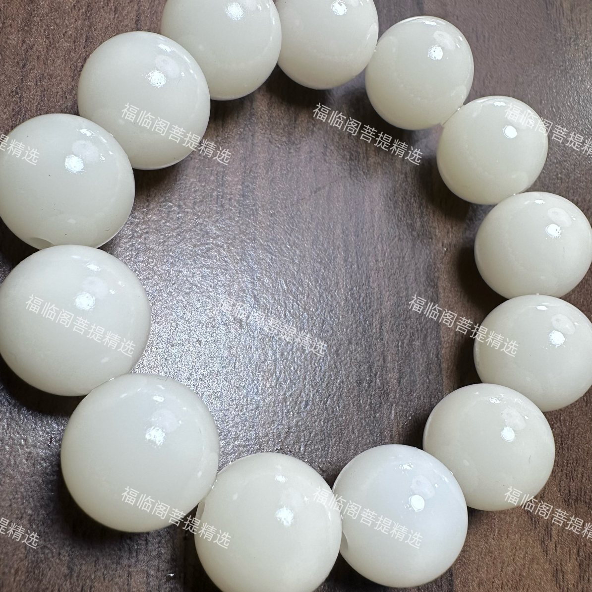 白玉菩提根定制款手串，手持禅修释迦菩提根手串现场打磨开果不退