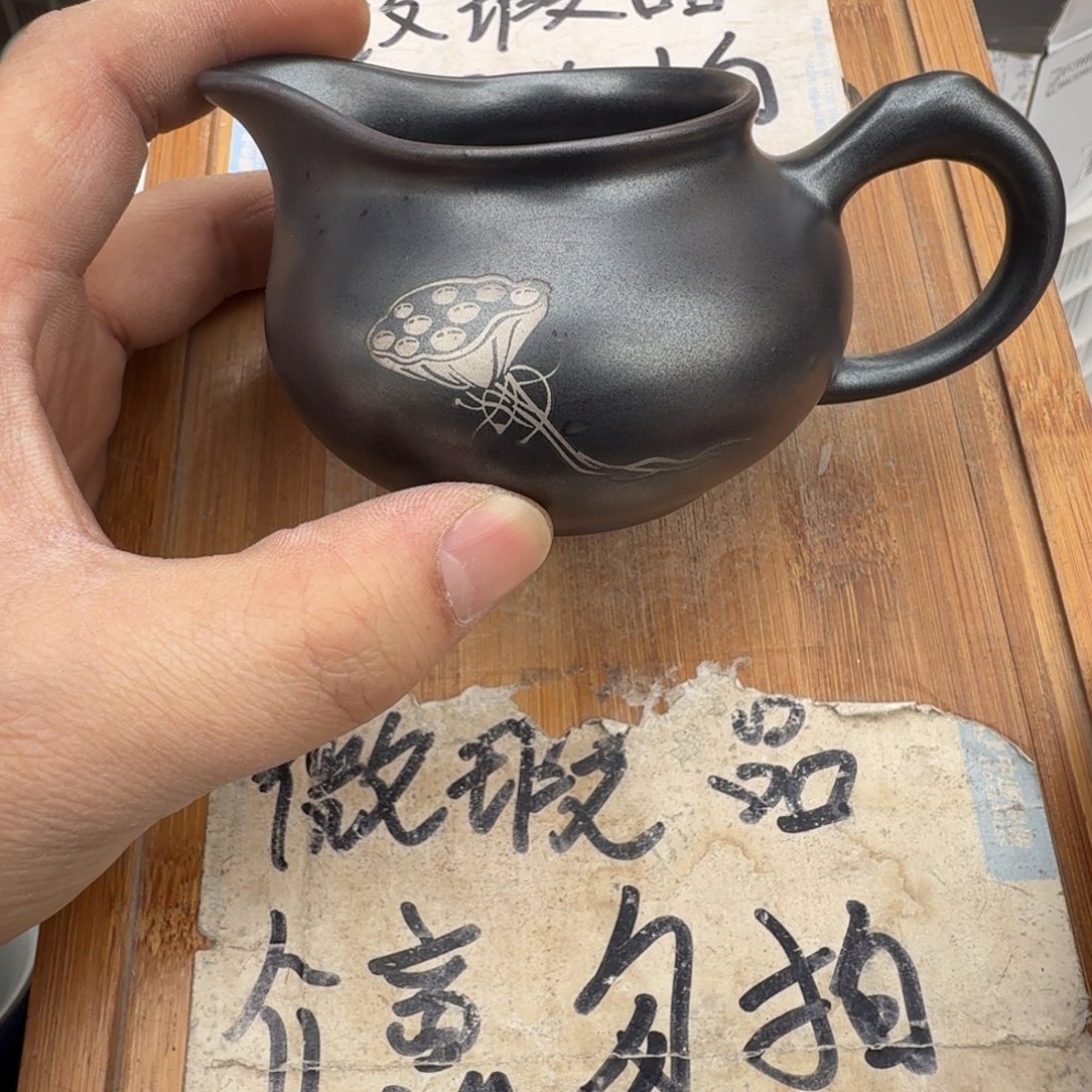 微瑕疵介意勿拍陶瓷器皿@168