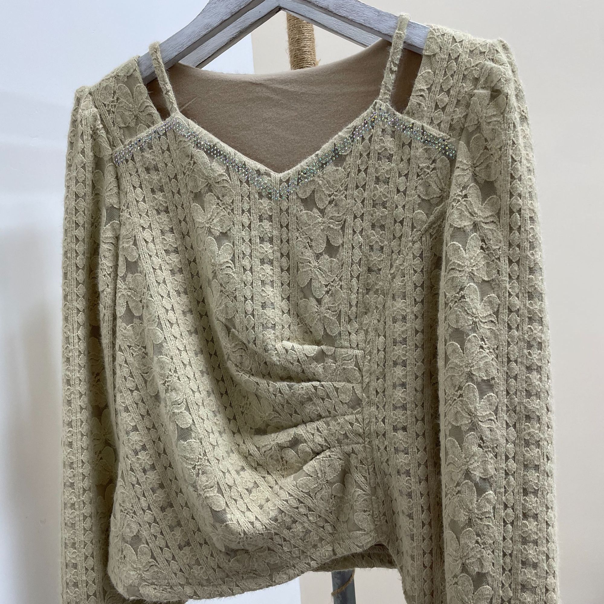 7652【衣长50】别致小众设计感蕾丝衫女2025春季气质内搭长袖打底衫