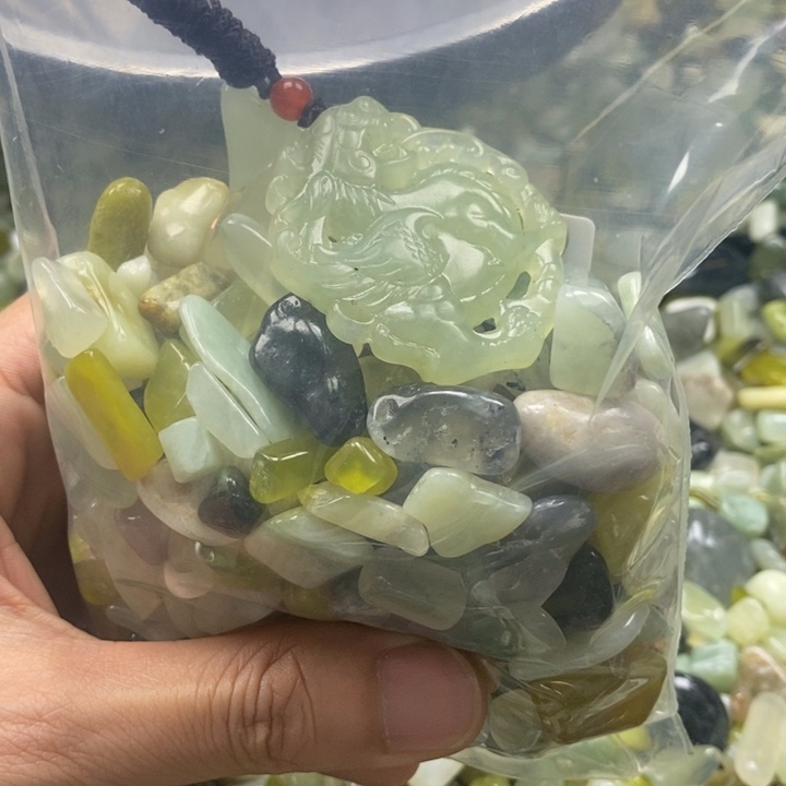 蛇纹石玉未镶嵌鱼缸石