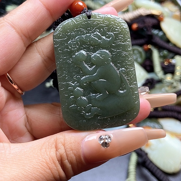 和田玉颈饰未镶嵌双面