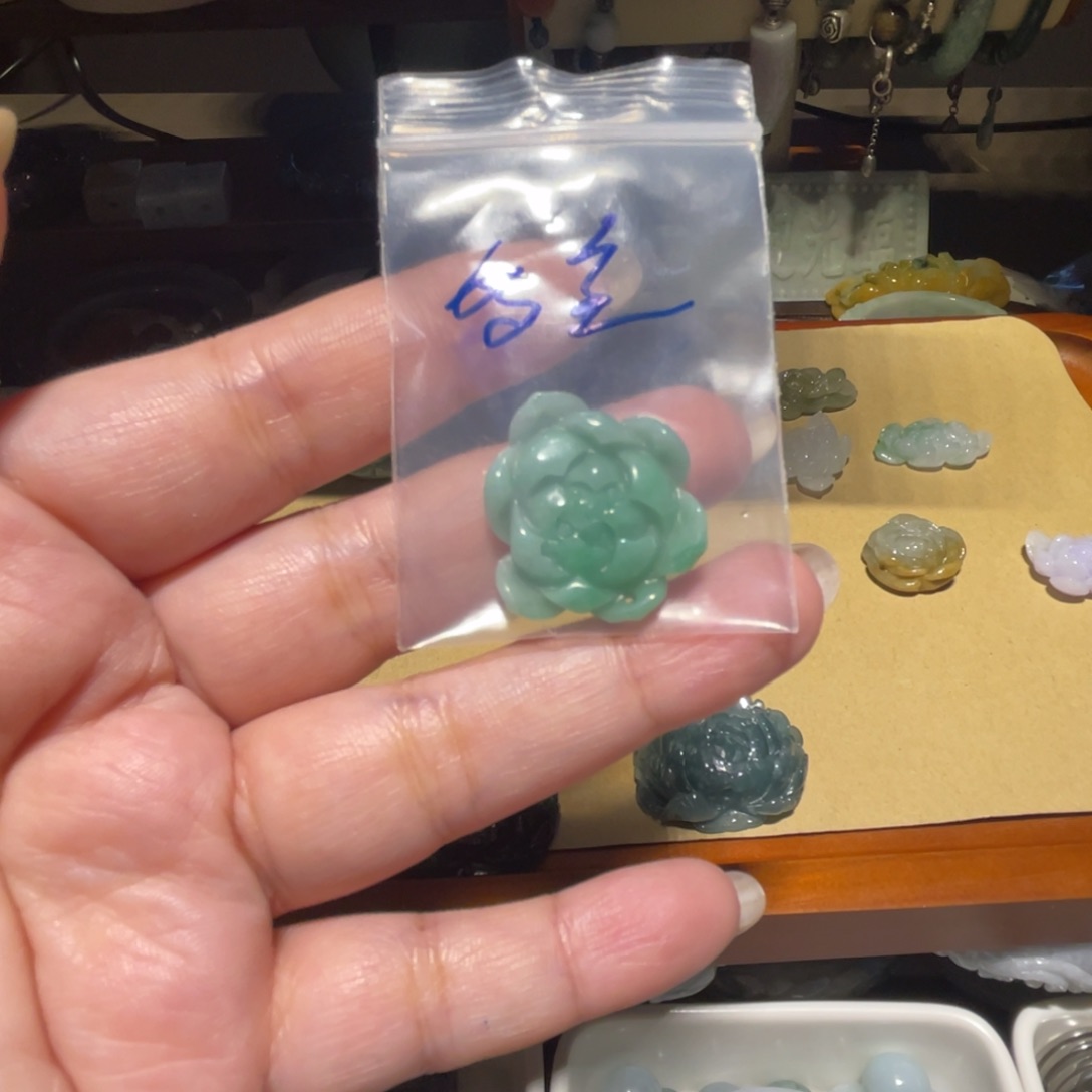 翡翠散珠多***鲤翡翠吊坠
