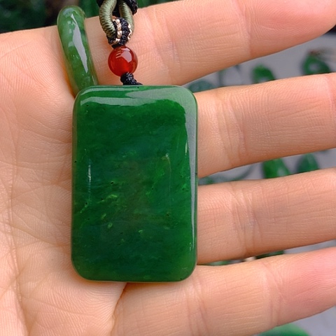 未镶嵌和田玉挂件，*面包牌