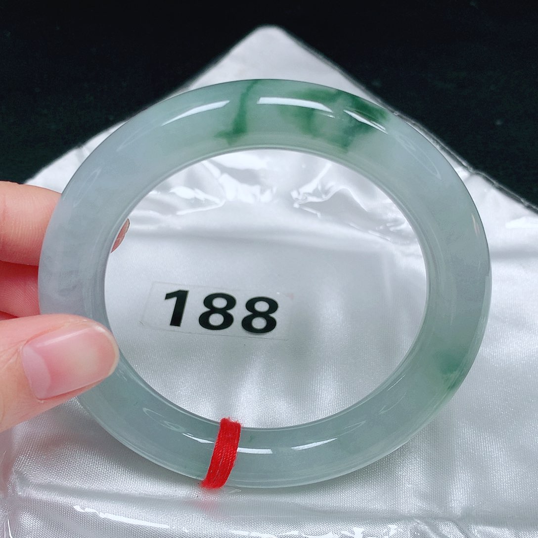 未镶嵌手镯（圆镯）翡翠