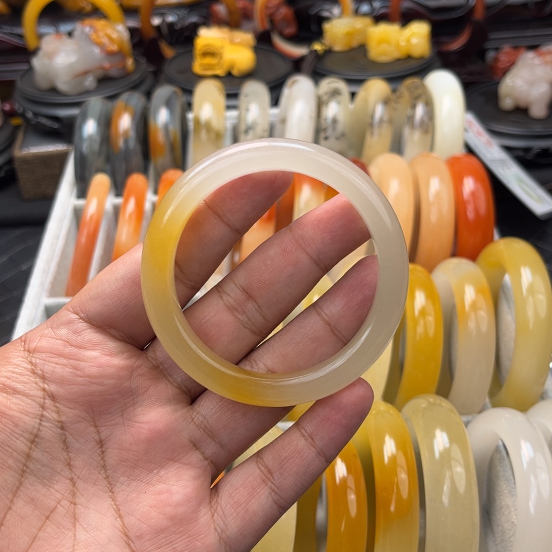 石英质玉（黄龙玉）手镯未镶嵌用****1