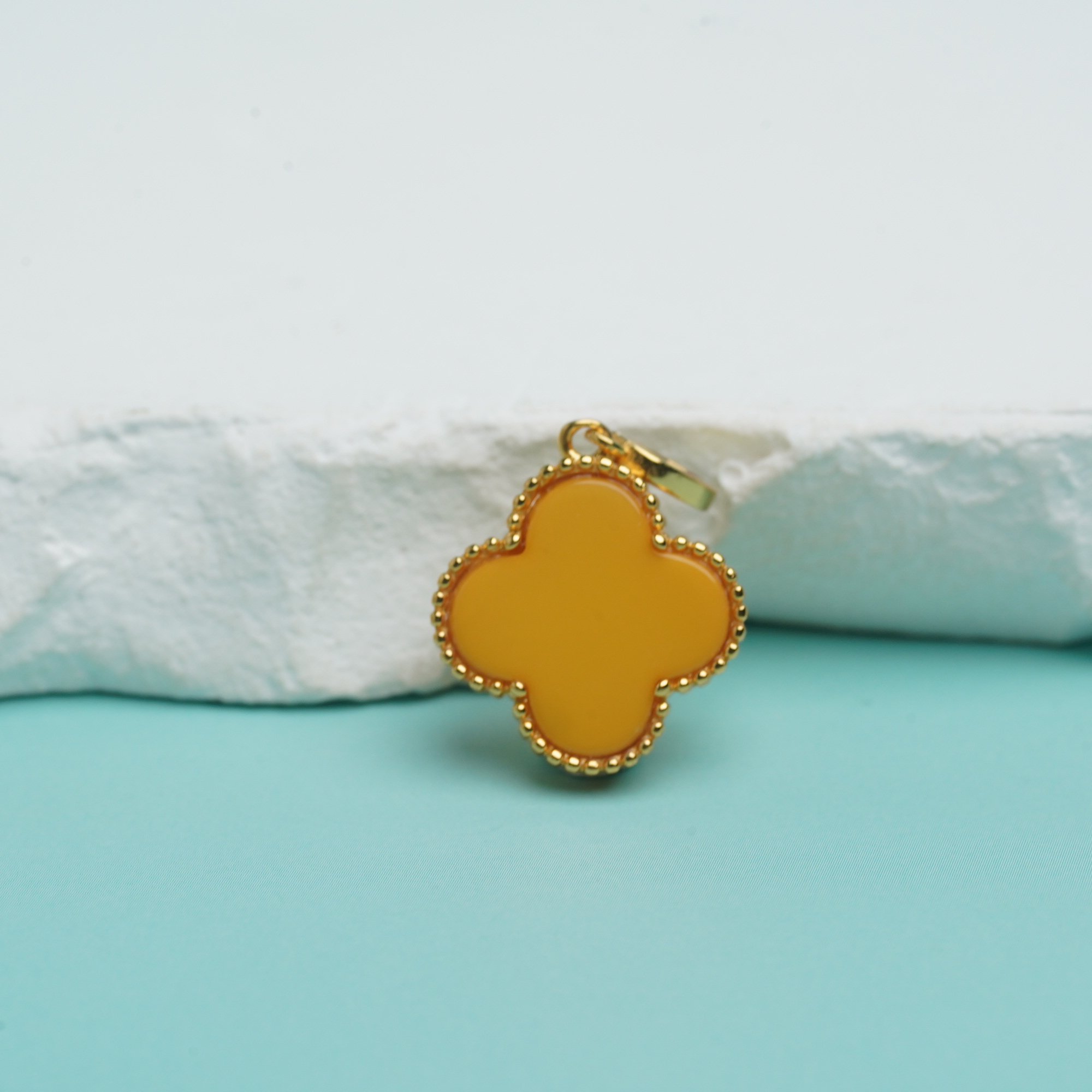 【铭记珠宝】S925银镶嵌蜜蜡吊坠23-3DM03H244【多样性发一件】约12mm