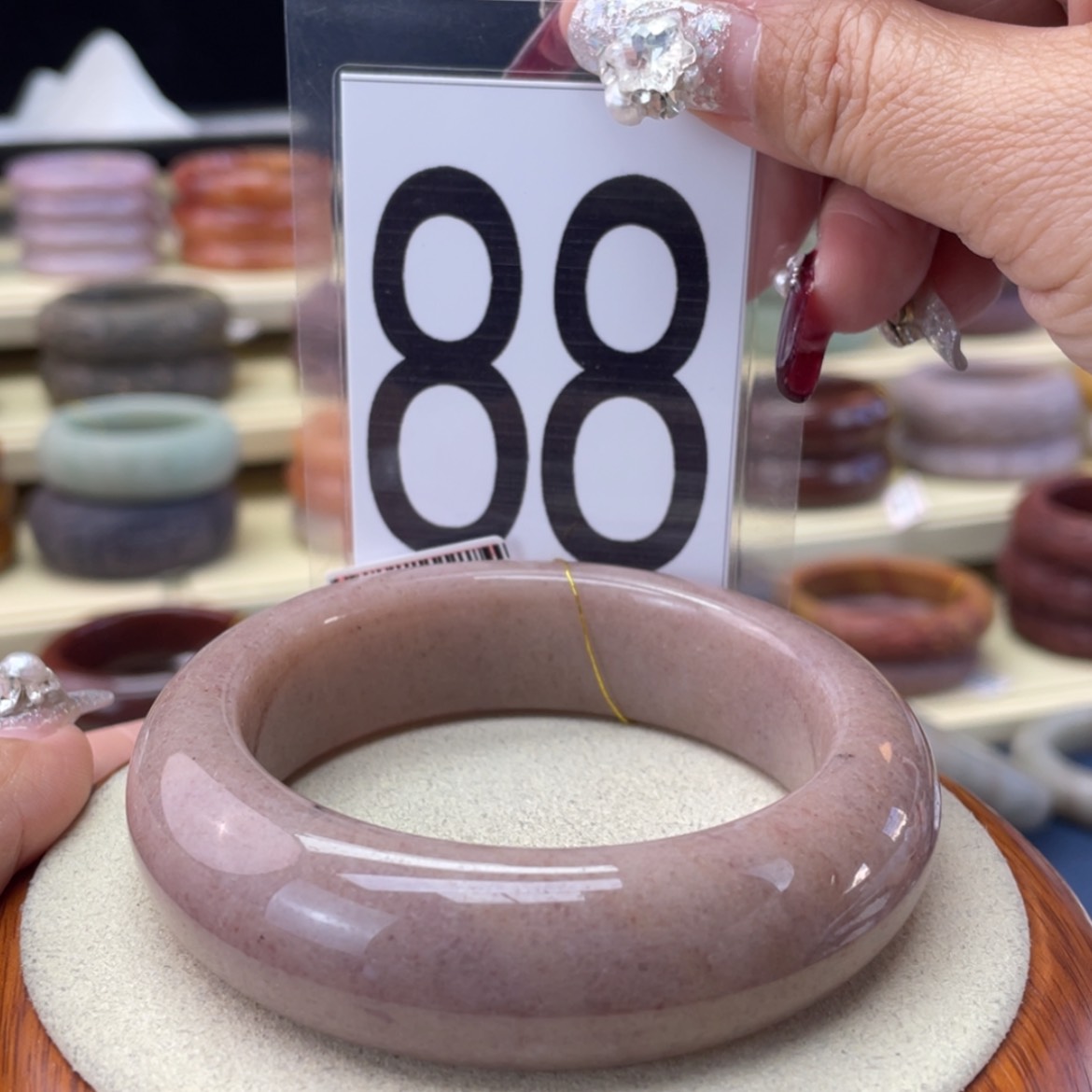 【闪购商品】石英质玉手镯未镶嵌