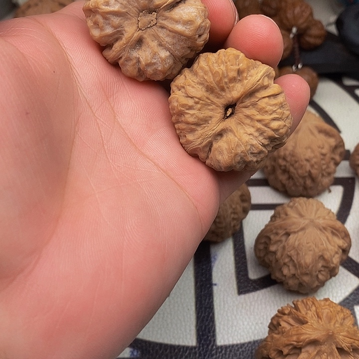 桃核把件五*八蛤蟆头狮子头