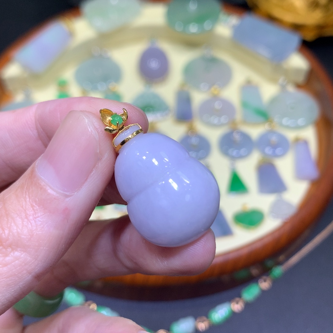 翡翠吊坠(不含链)18K金镶嵌