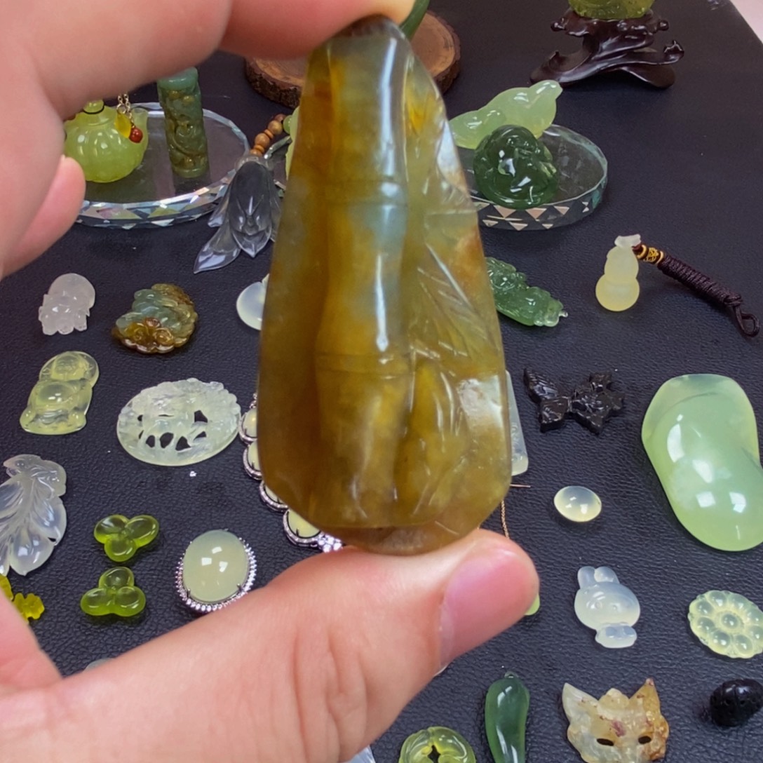 蛇纹石玉合金颈饰