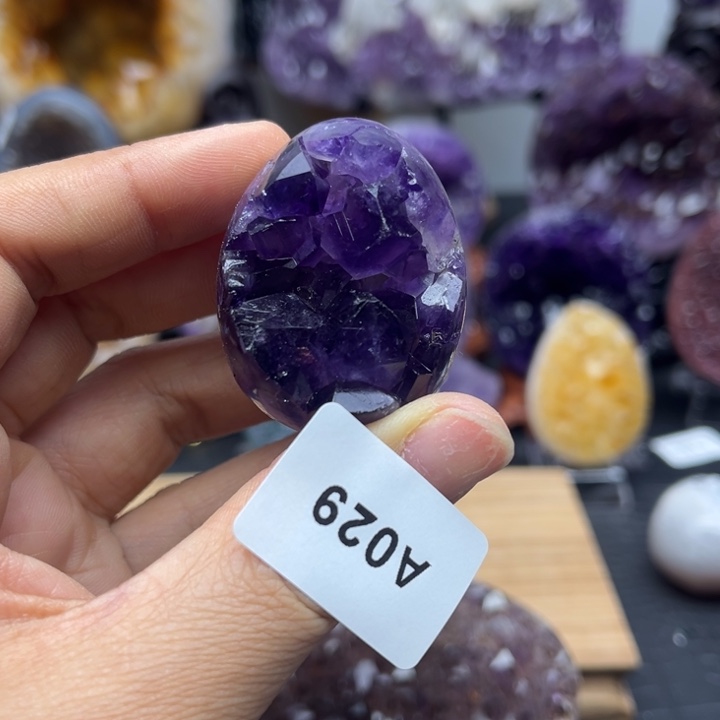 未镶嵌水晶大型摆件（非配饰）