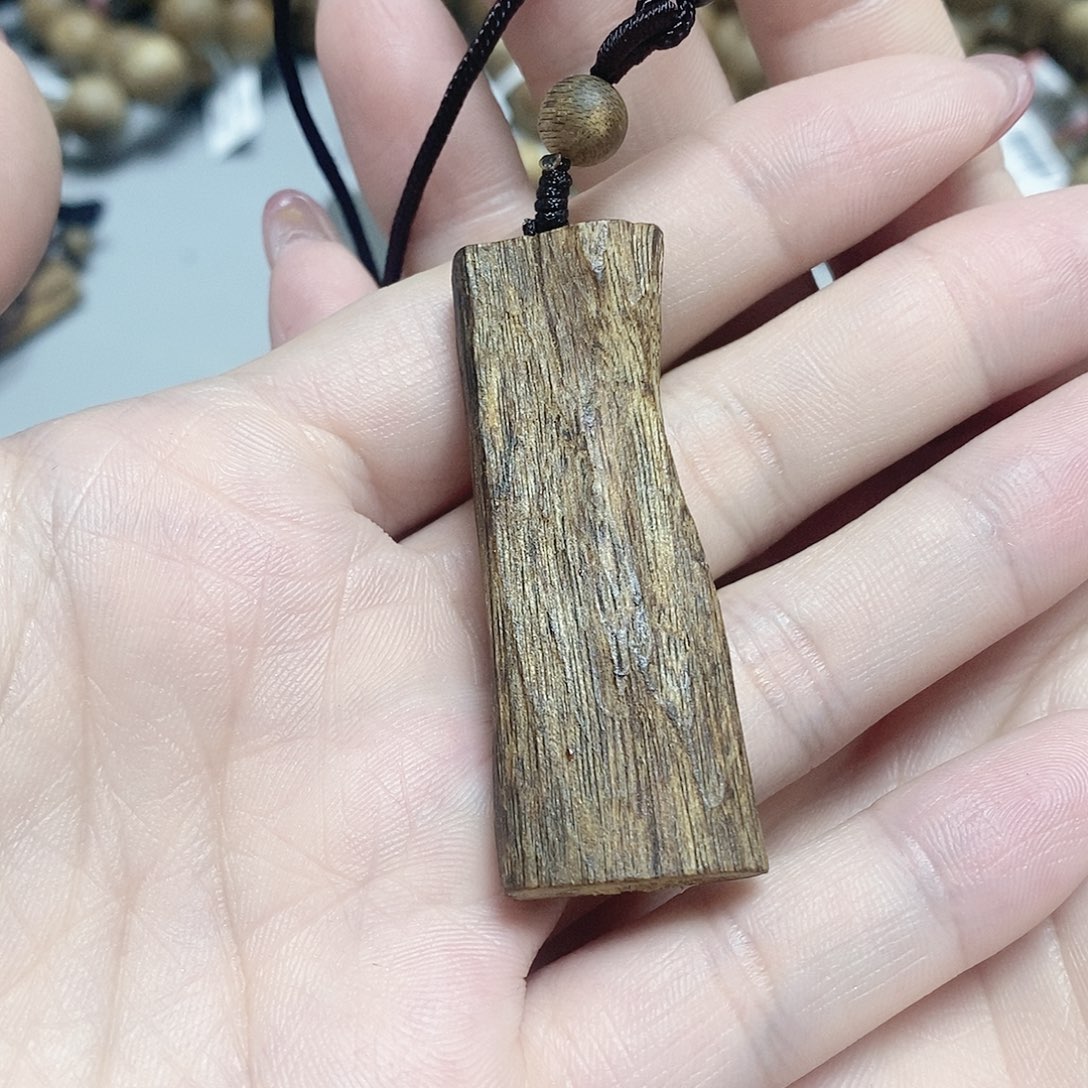 沉香手串红金猊吊坠