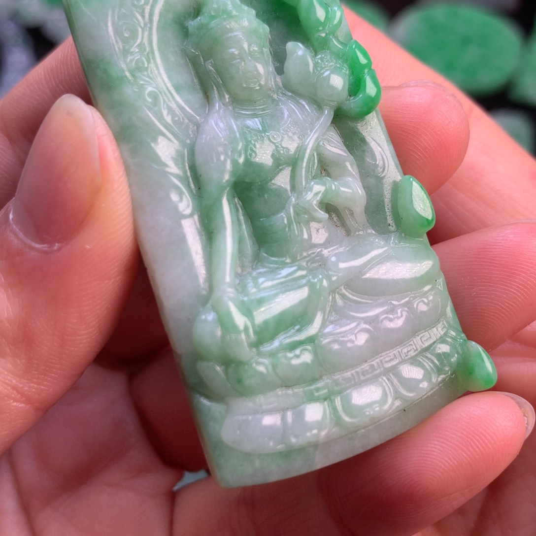 颈饰18K金镶嵌翡翠翡翠