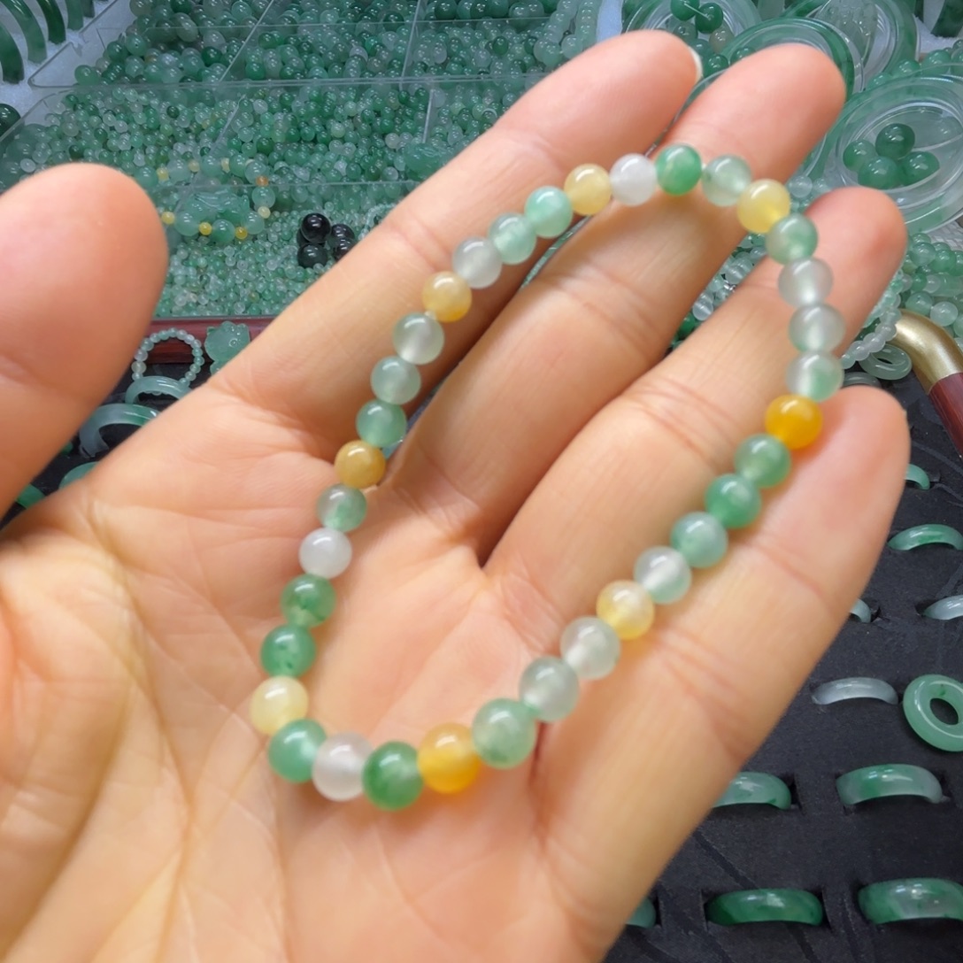 石英质玉（非洲翠）未镶嵌散珠卡5多宝手串
