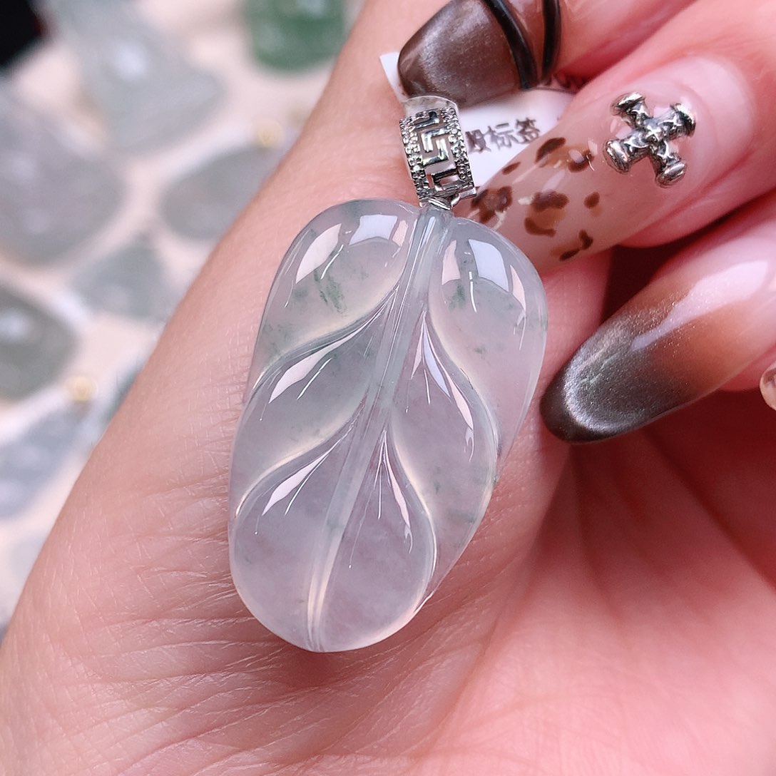 翡翠颈饰18K金镶嵌飘花叶37.5、30、19、5