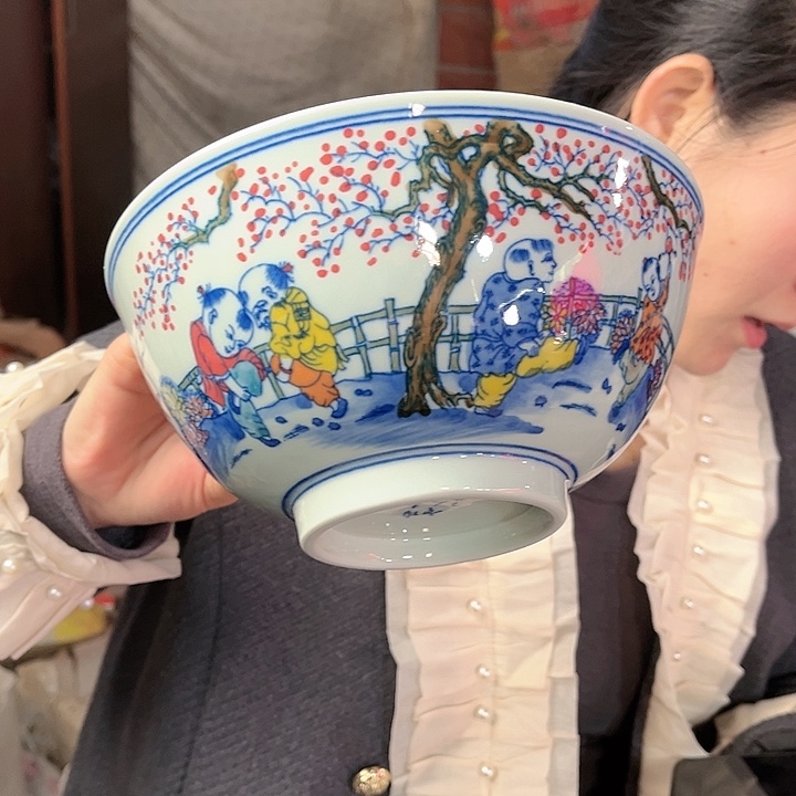 瓷片/////////直径20厘米。