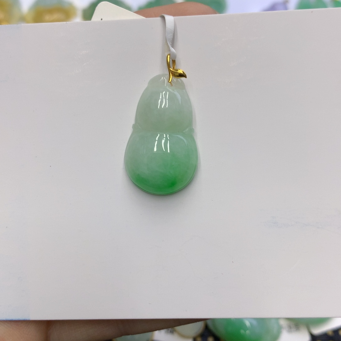 翡翠颈饰18K金镶嵌翡翠