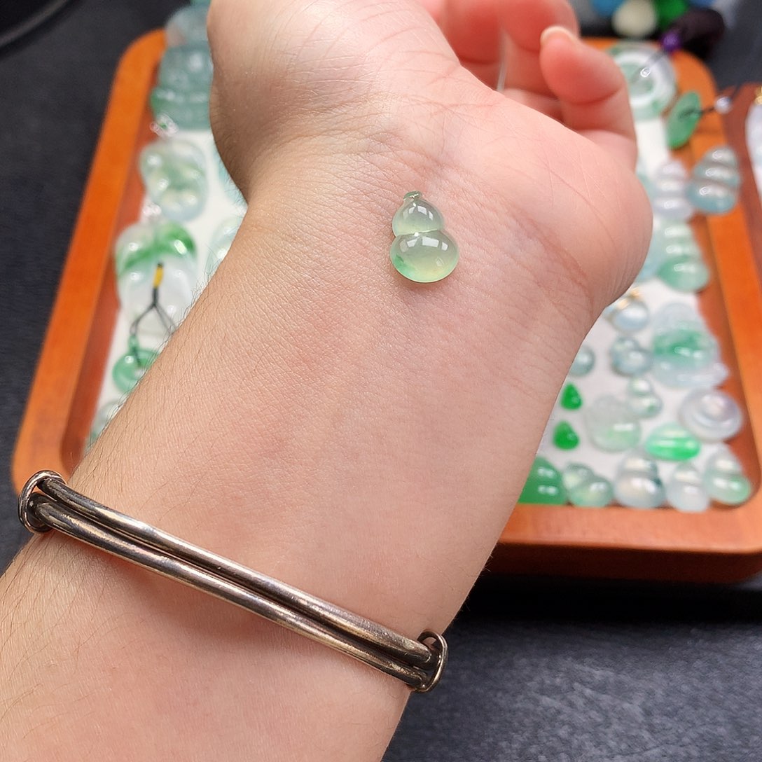 吊坠(不含链)未镶嵌翡翠葫芦