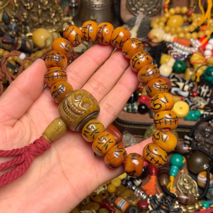 刘***磊泥塑藏传文玩。小配饰。 