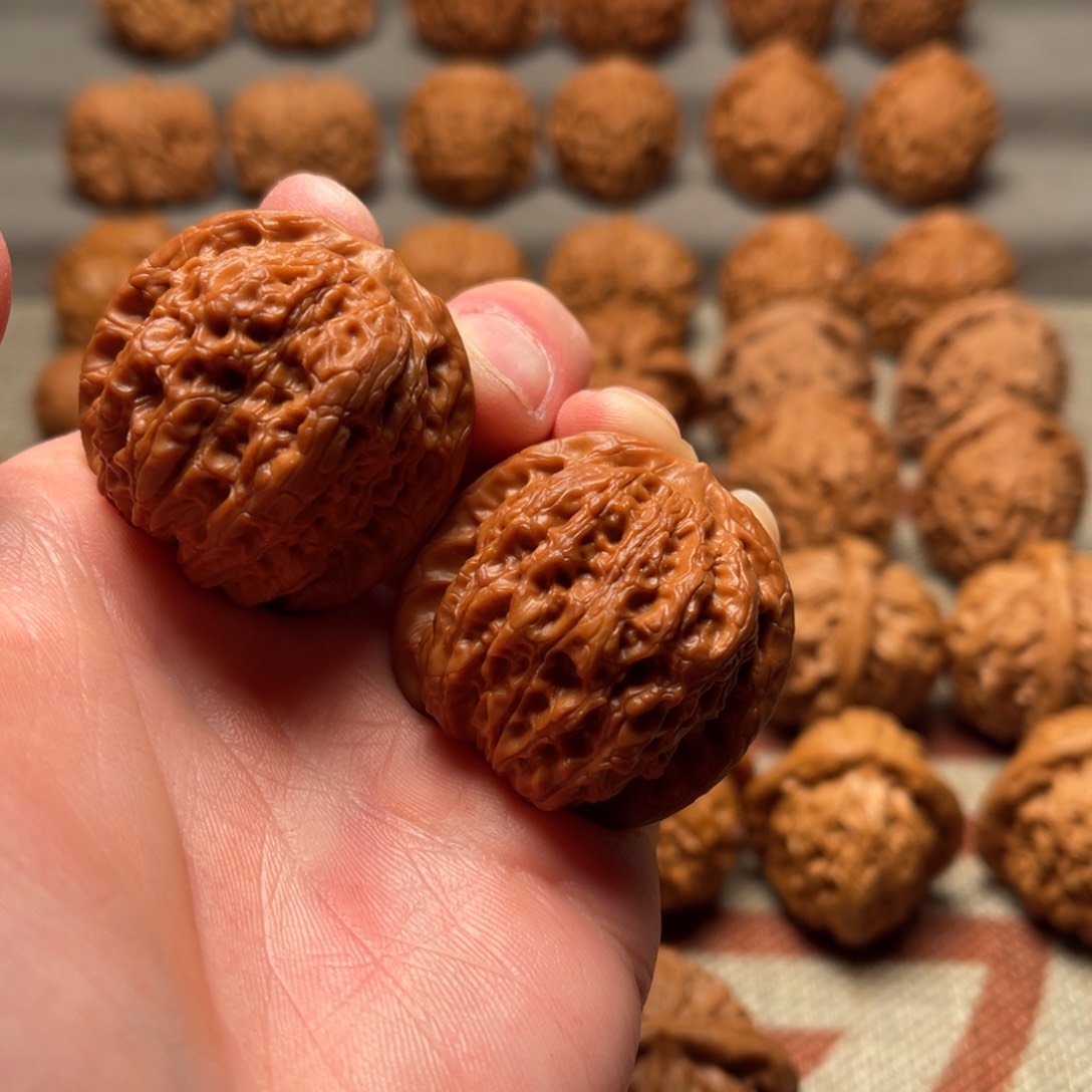 文玩核桃把件38血麒麟