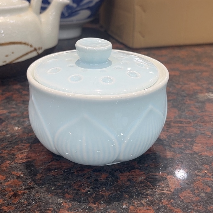 莲花炖盅陶瓷的陶瓷